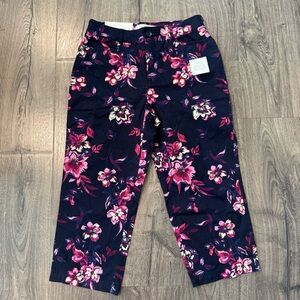 Croft & Barrow Floral Secretly Slimming Pants NWT Capri pants size 6 pink women